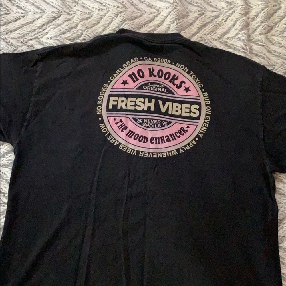 Fresh Vibes, No Kooks t shirt XL Black